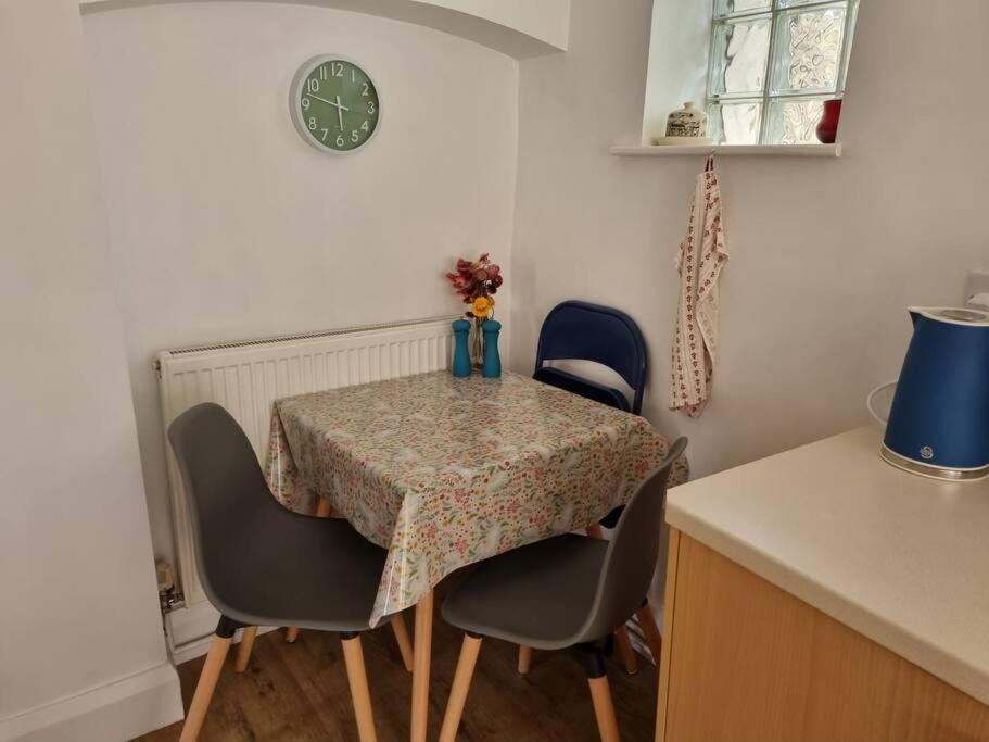Cheerful Two Bedroom Cottage In The Forest Of Dean Lydbrook Exterior foto